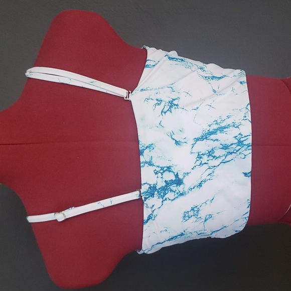 Multi functional Half Top - Picture 3 of 7